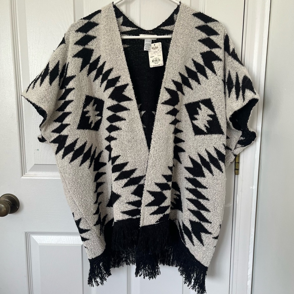 NWT Mudd Patterned Cardigan Shawl